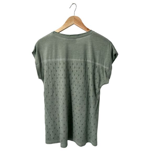 NWOT Dantelle Green Crew Neck‎ Short Sleeve Perforated Shirt Medium - Picture 2 of 7